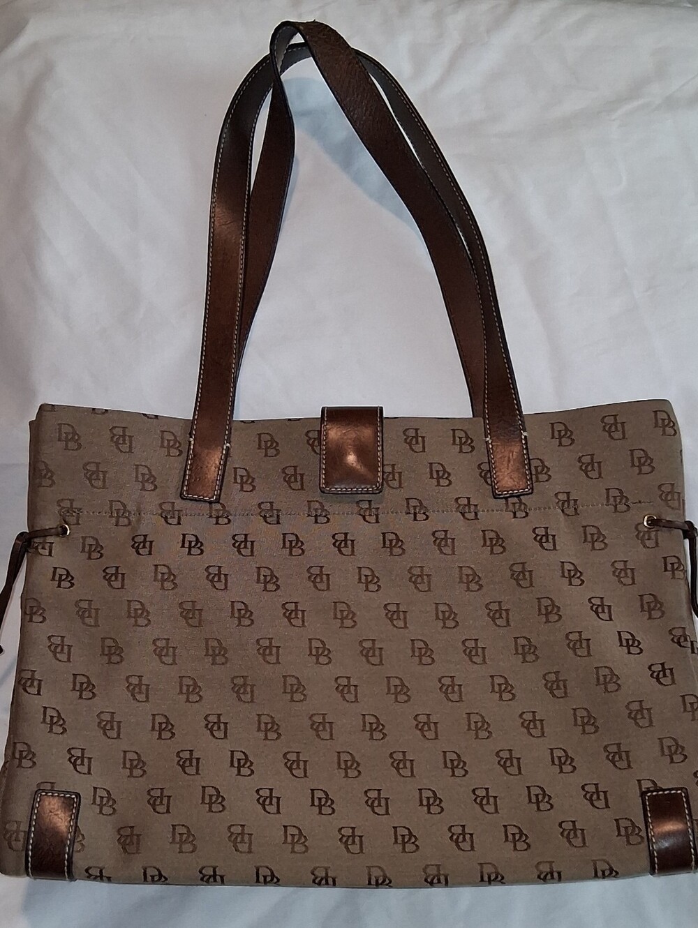 DOONEY AND BOURKE HANDBAG